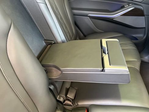 Used 2025 BMW X7 xDrive40i image 32