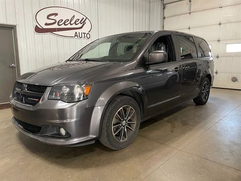 Used 2018 Dodge Grand Caravan SE FWD image 1