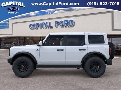 New 2026 Ford Bronco Outer Banks w/ Sasquatch Package AWD/4WD image 3
