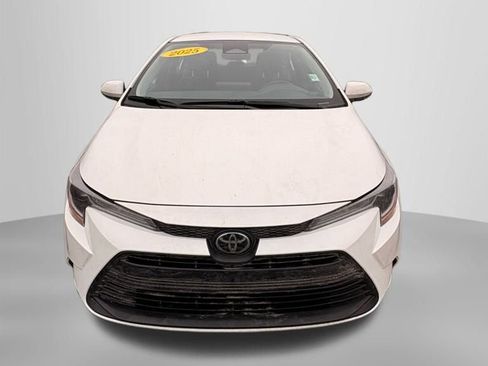 Used 2025 Toyota Corolla LE image 11