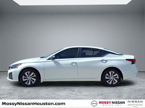 Certified 2025 Nissan Altima 2.5 S image 5