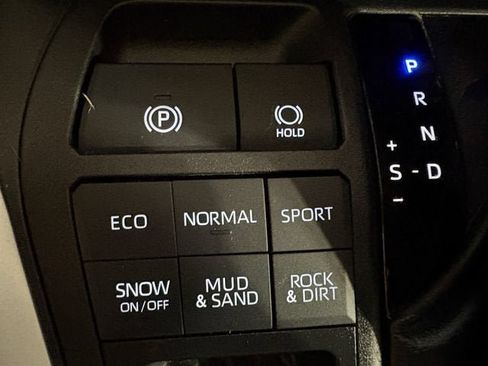 Used 2023 Toyota RAV4 LE AWD/4WD image 9