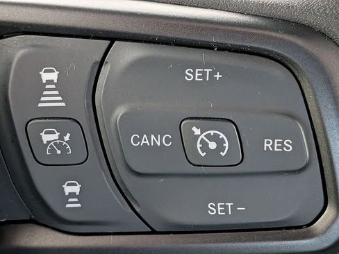 Used 2025 Jeep Wrangler Unlimited Rubicon w/ Convenience Group image 26