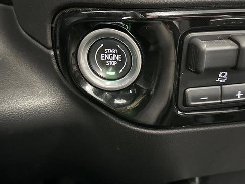 Used 2023 Chevrolet Silverado 1500 ZR2 image 29