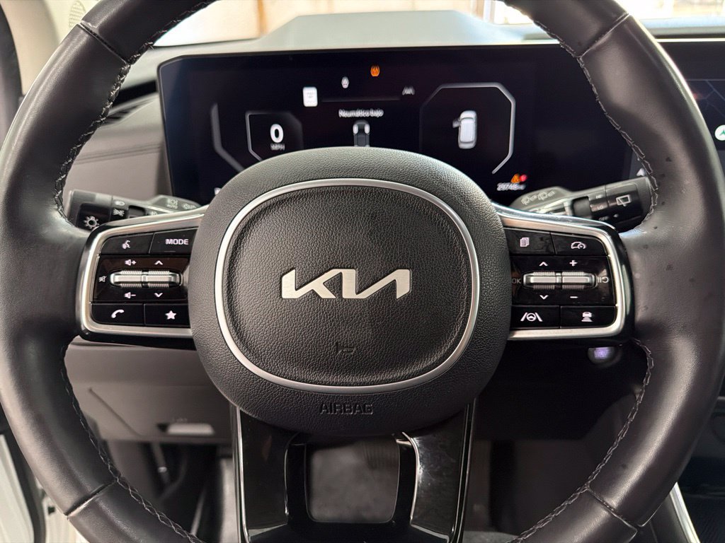 Used 2025 Kia Carnival SX Prestige FWD image 16