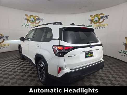 Used 2025 Subaru Forester Premium AWD/4WD image 6