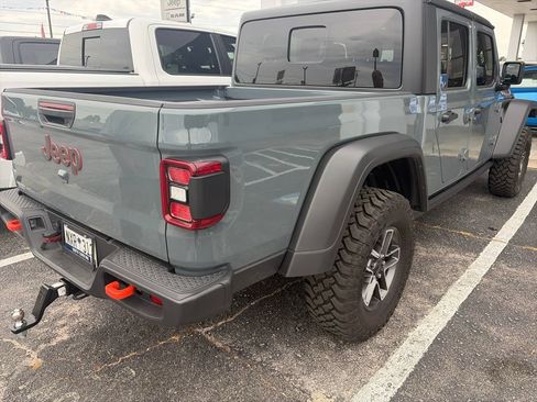 Used 2026 Jeep Gladiator Mojave AWD/4WD image 3