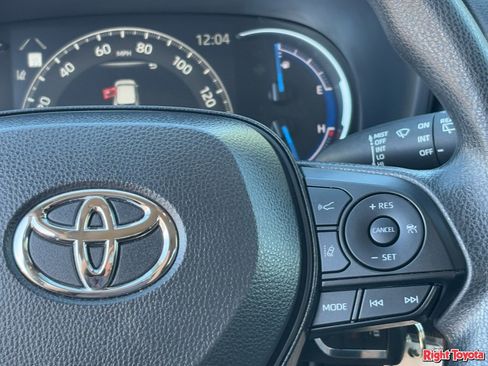 Certified 2025 Toyota RAV4 LE AWD/4WD image 23