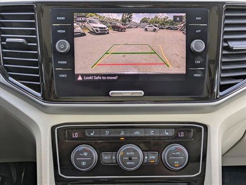 Used 2022 Volkswagen Atlas SEL Premium image 13