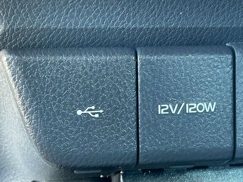 Used 2020 Toyota Camry SE FWD image 15