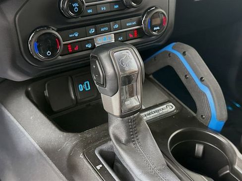 Used 2023 Ford Bronco Outer Banks image 17