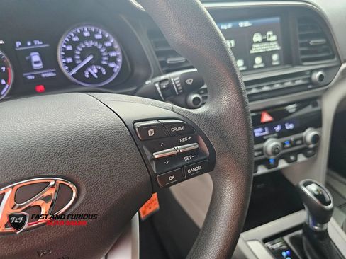 Used 2020 Hyundai Elantra SEL FWD image 19