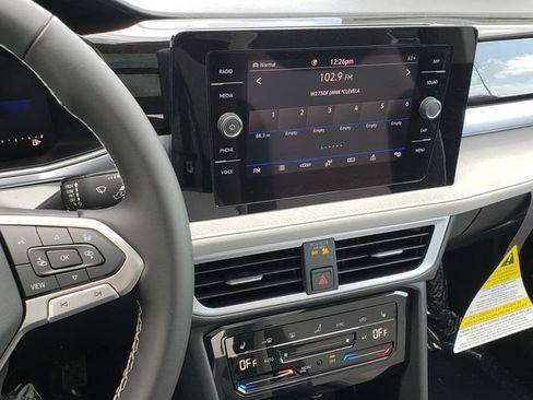 New 2026 Volkswagen Taos SE AWD/4WD image 11