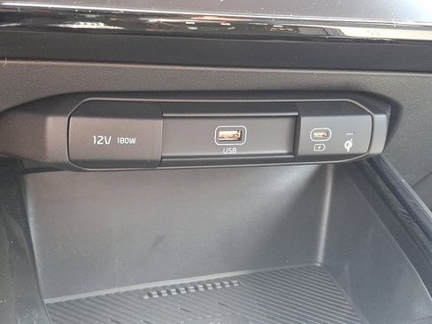 New 2025 Kia Niro Wind w/ Wind Preserve Package image 16