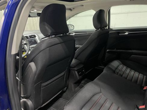 Used 2016 Ford Fusion SE FWD image 16