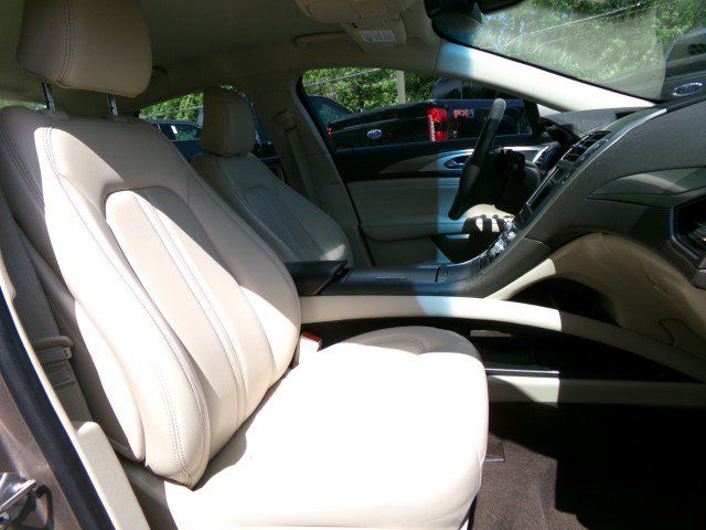 Used 2020 Lincoln MKZ AWD w/ Convenience Package image 10