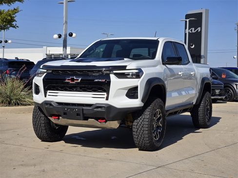 Used 2026 Chevrolet Colorado ZR2 w/ Technology Package image 2