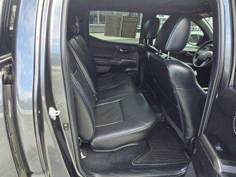 Used 2023 Toyota Tacoma TRD Off-Road w/ TRD Premium Off Road Package image 12