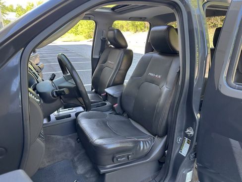 Used 2011 Nissan Frontier PRO-4X w/ Pro-4x Luxury Pkg AWD/4WD image 16
