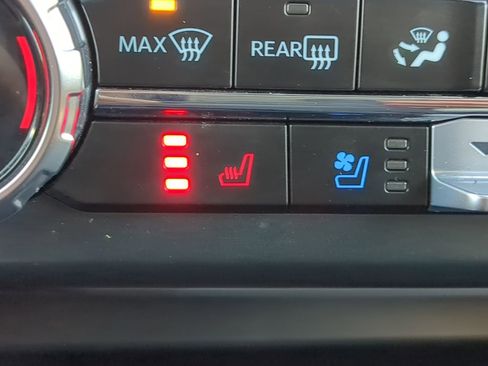 Used 2023 Ford F450 Lariat image 21