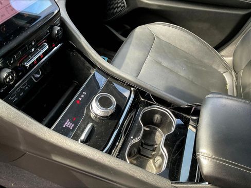 Used 2022 Jeep Grand Cherokee L Limited AWD/4WD image 19