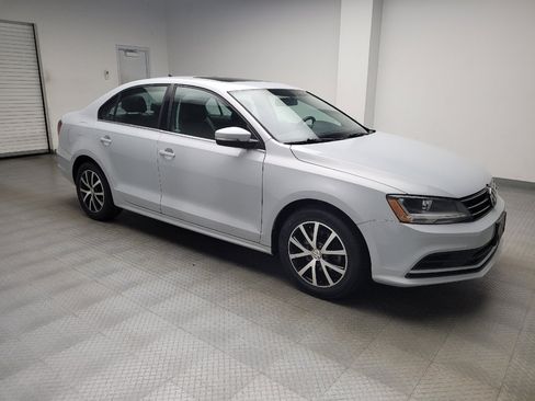 Used 2017 Volkswagen Jetta SE FWD image 11