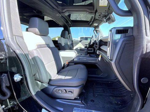 New 2026 GMC Hummer EV 4x4 Crew Cab w/ Battery Pack, 24 Module Pack image 15