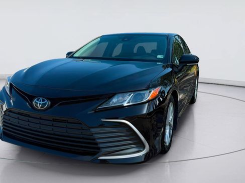 Used 2023 Toyota Camry LE w/ Convenience Package FWD image 14