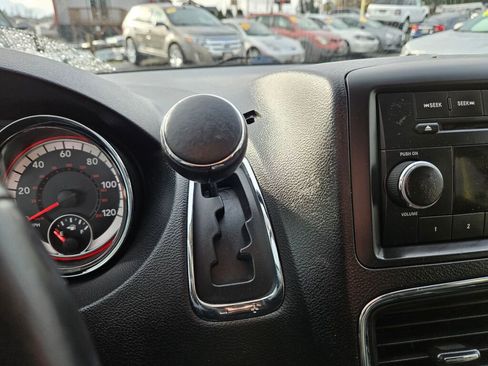 Used 2016 Dodge Grand Caravan SXT w/ Rear Park Assist Package image 22