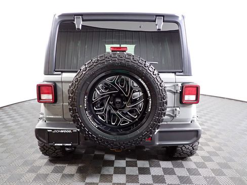 Used 2022 Jeep Wrangler Unlimited Sahara AWD/4WD image 14