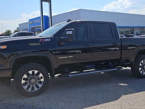 Used 2025 Chevrolet Silverado 2500 Custom w/ Custom Convenience Package AWD/4WD image 4