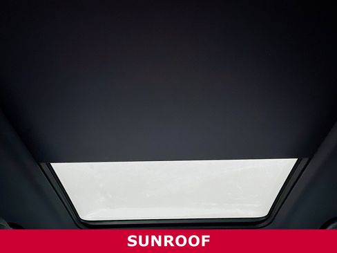 Used 2025 Chevrolet TrailBlazer RS w/ Convenience Package image 24