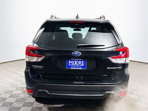 Used 2023 Subaru Forester Premium image 7