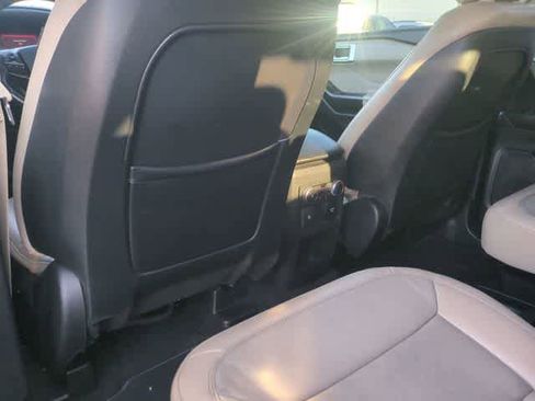 Used 2020 Ford Explorer Limited image 19