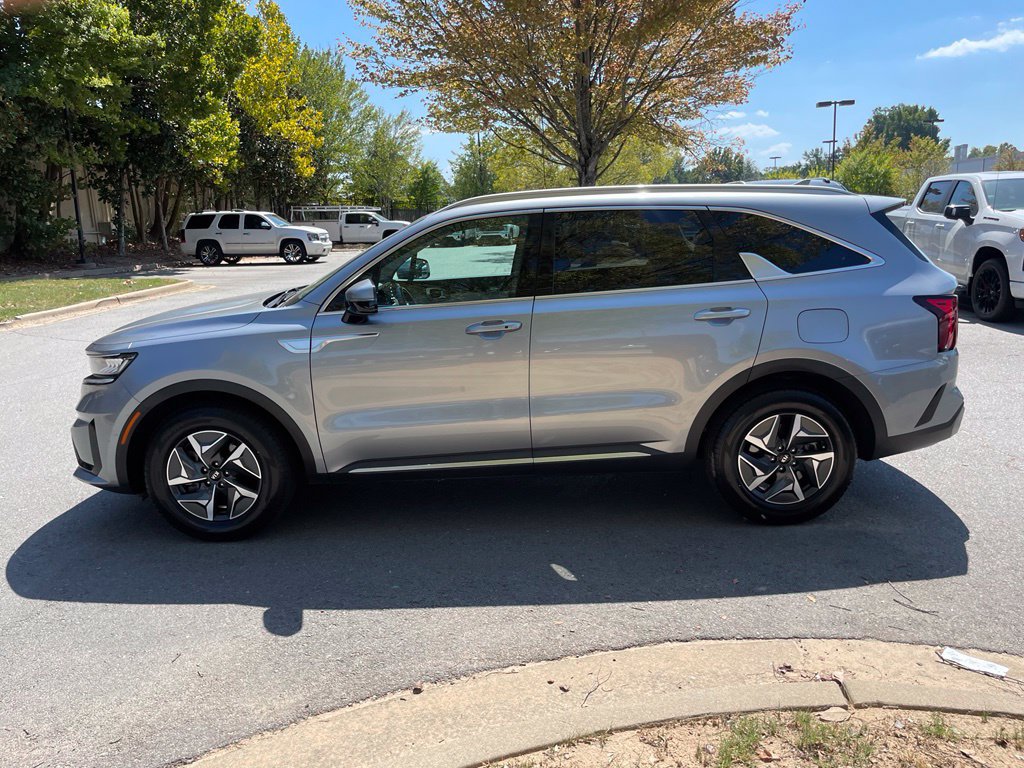 Used 2021 Kia Sorento EX FWD image 4