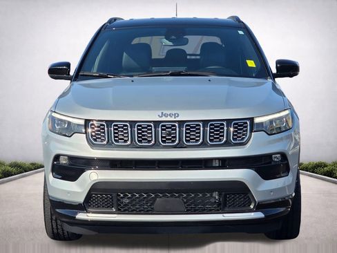 Used 2024 Jeep Compass Limited w/ Elite Group AWD/4WD image 3