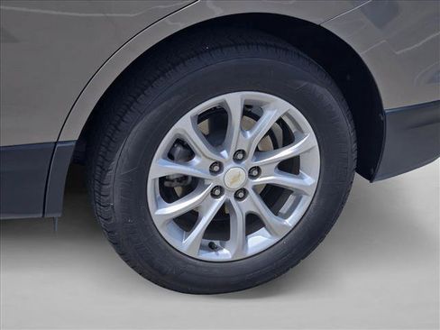 Used 2019 Chevrolet Equinox LT FWD image 11