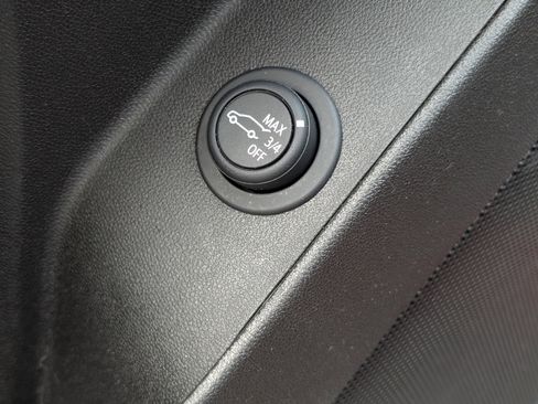 Used 2024 Chevrolet Equinox RS w/ LPO, Floor Liner Package image 31