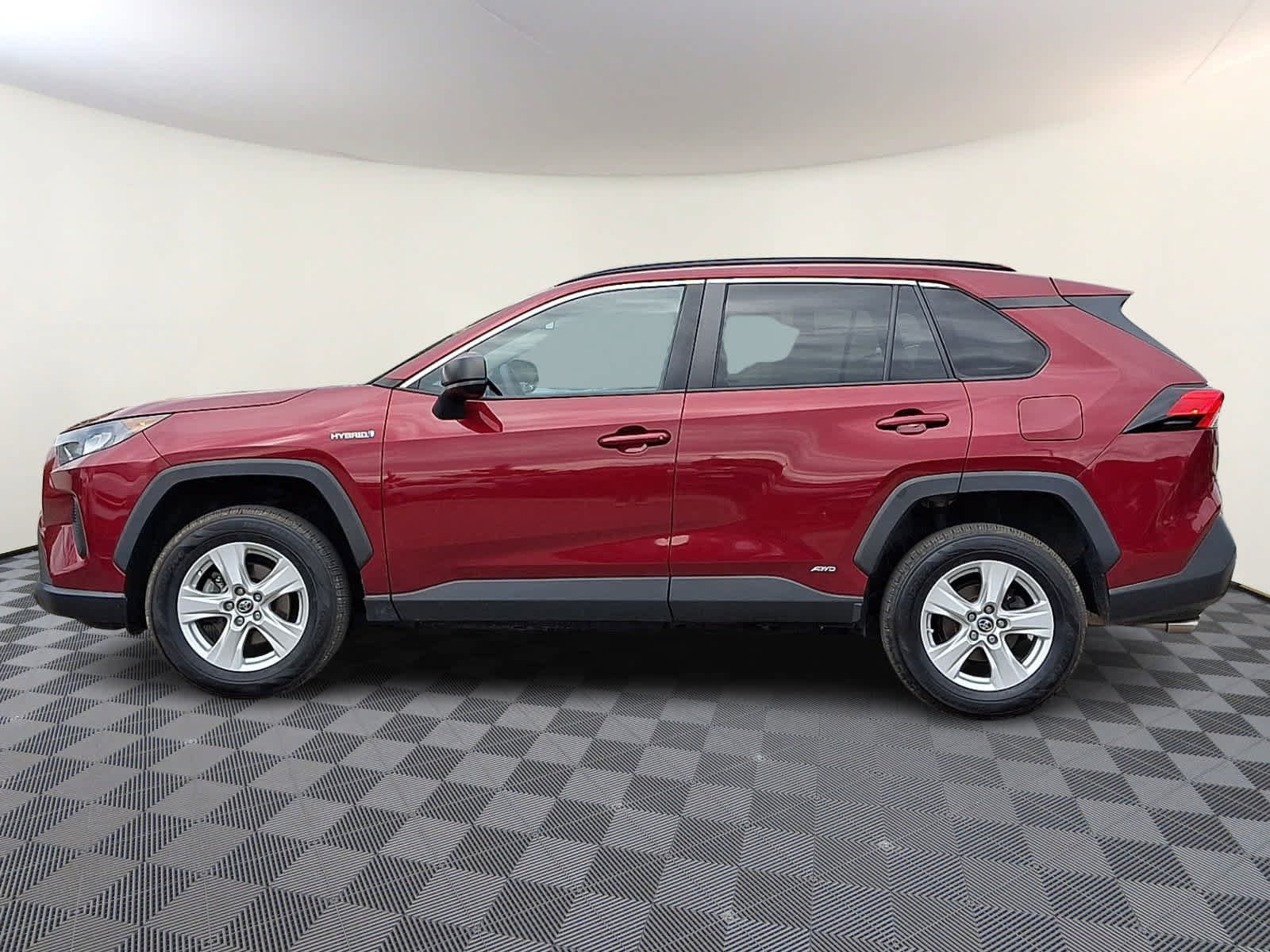 Certified 2020 Toyota RAV4 LE w/ Carpet Mat Package AWD/4WD image 9