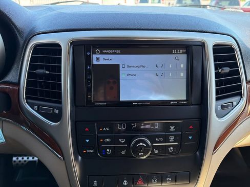 Used 2012 Jeep Grand Cherokee Limited w/ Luxury Group II AWD/4WD image 17