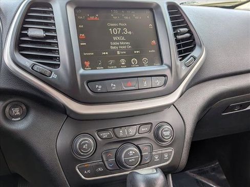 Used 2015 Jeep Cherokee Limited w/ Luxury Group image 16