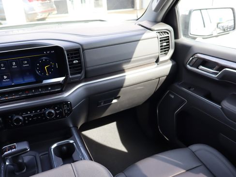 Used 2023 Chevrolet Silverado 1500 LTZ AWD/4WD image 17