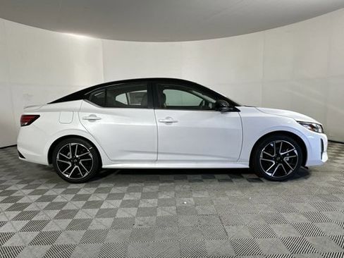 New 2025 Nissan Sentra SR image 17