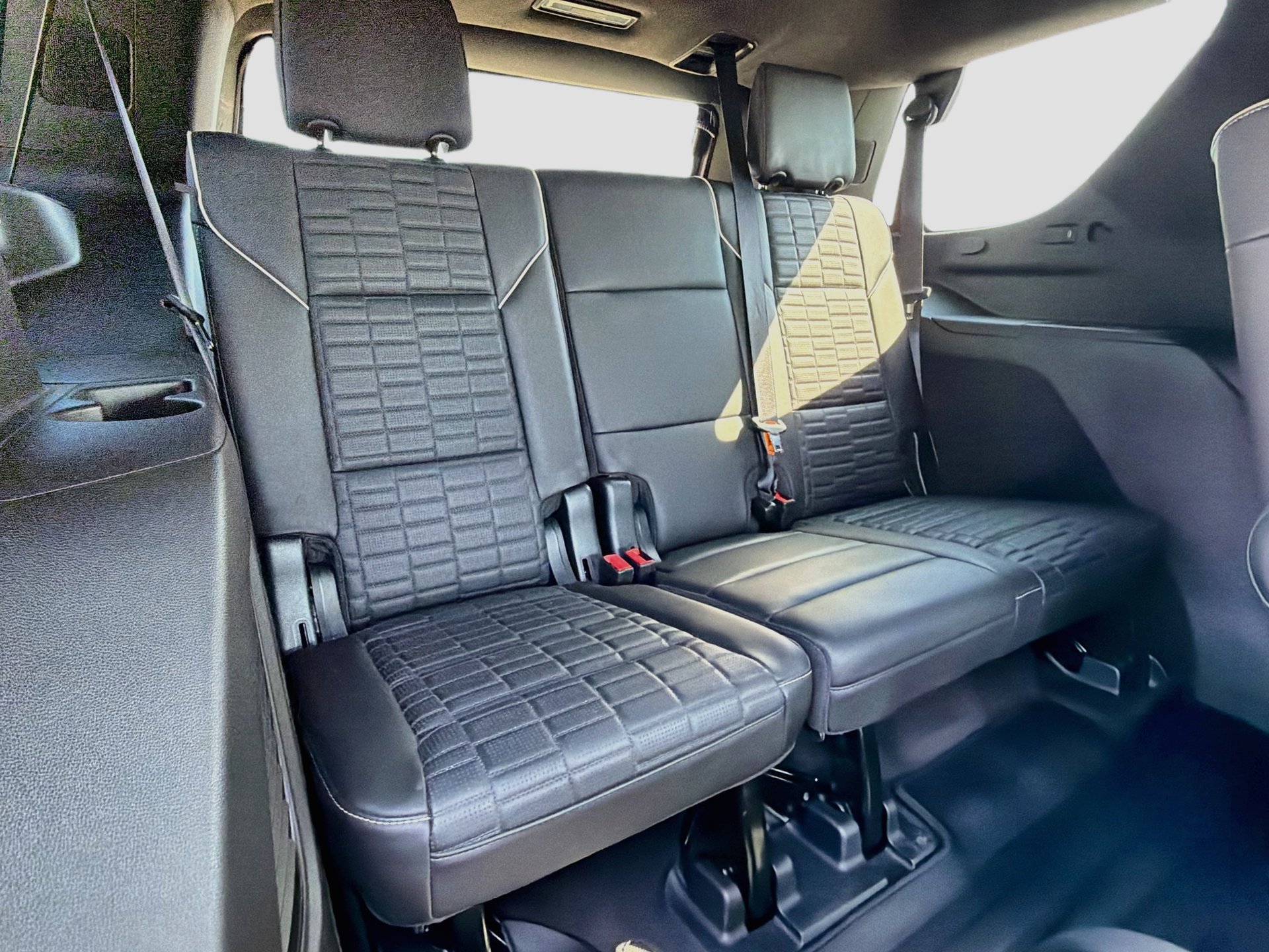 Used 2023 Cadillac Escalade Sport Platinum w/ Heavy-Duty Trailer Package AWD/4WD image 32