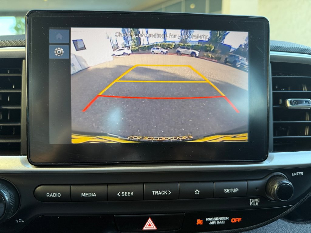 Used 2023 Hyundai Venue FWD image 16
