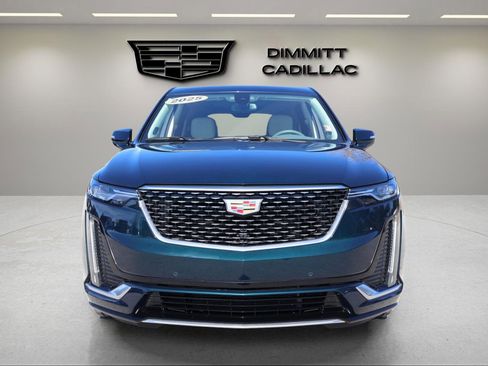 Certified 2025 Cadillac XT6 Premium Luxury image 8