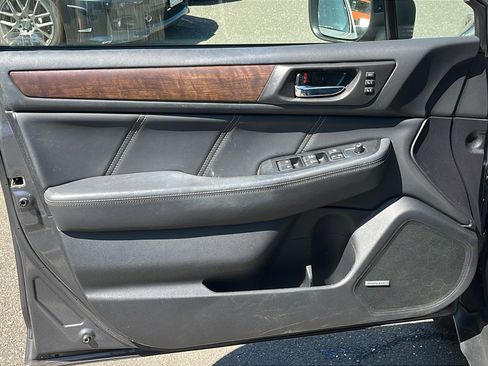 Used 2018 Subaru Outback 2.5i Limited AWD/4WD image 11