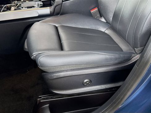 Used 2020 Mercedes-Benz GLB 250 4MATIC image 21