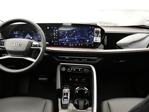 Used 2025 Audi Q5 Premium w/ Convenience Package image 19