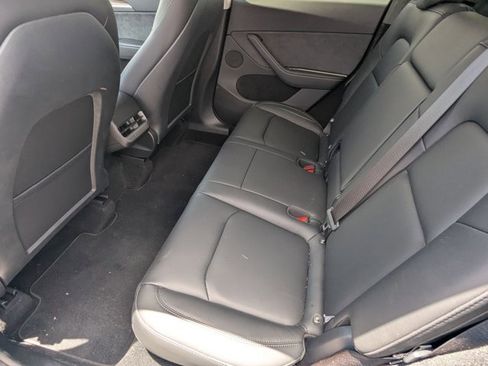 Used 2025 Tesla Model Y Long Range AWD/4WD image 18